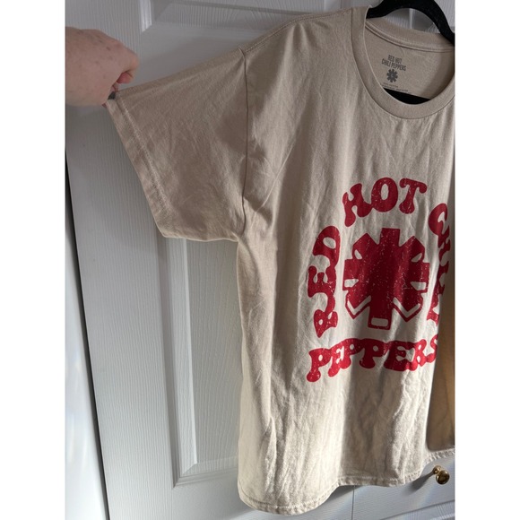 Red Hot Chili Peppers Graphic T-Shirt Tan Short Sleeve Band Merchandise Size L - Picture 2 of 5